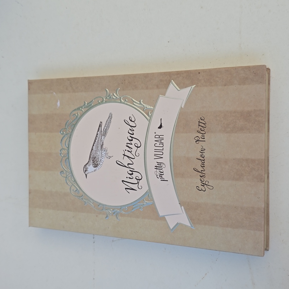 Pretty vulgar nightingale eyeshadow palette